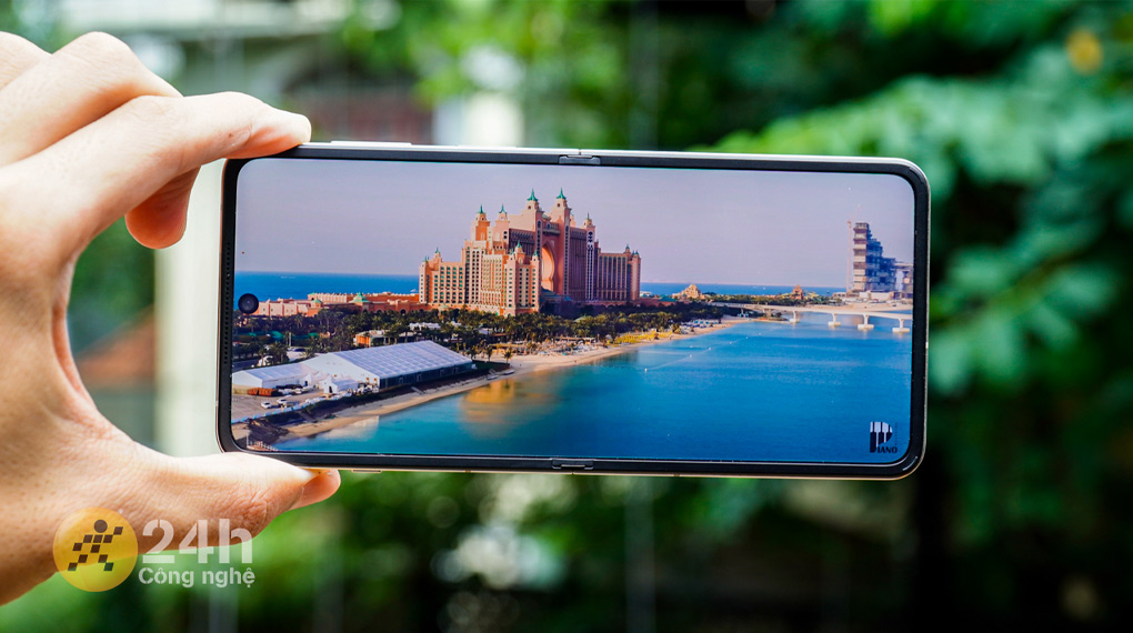 Hiển thị sắc nét - OPPO Find N3 Flip