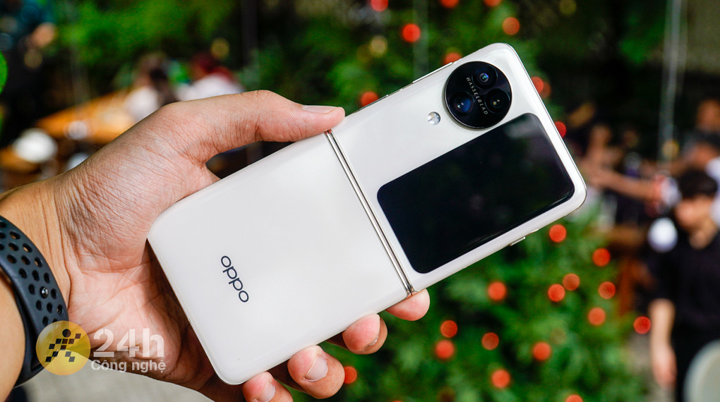 Vẻ ngoài thanh mảnh - OPPO Find N3 Flip
