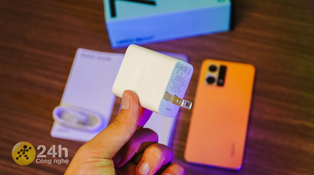 Hõ trợ sạc nhanh - OPPO Reno7