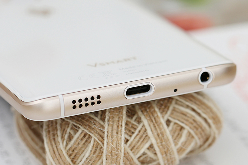 Cổng sạc trên điện thoại Vsmart Active 1