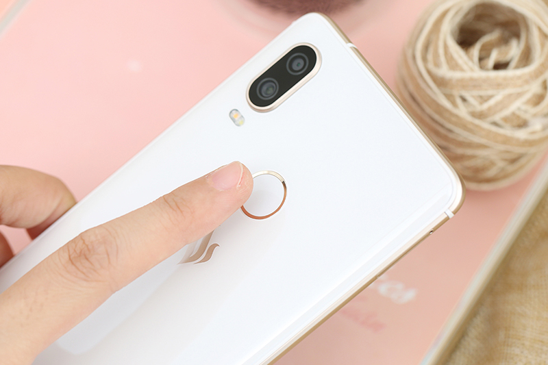 Vân tay trên điện thoại Vsmart Active 1