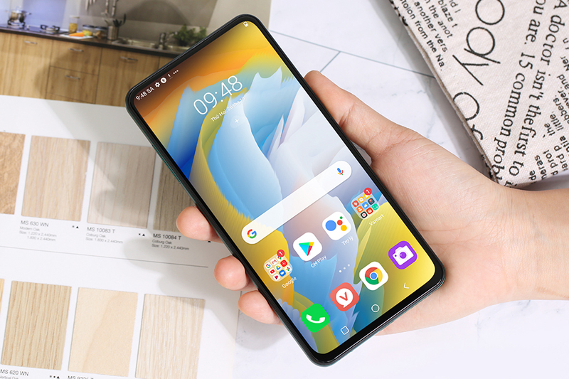 Màn hình tràn viền sắc nét và chi tiết - Vsmart Aris Pro