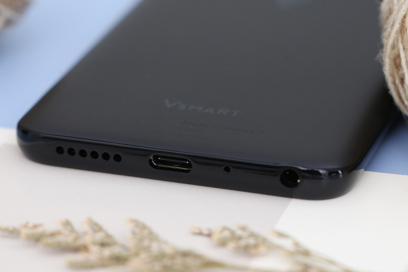 Cổng sạc Type-C trên Vsmart Joy 1