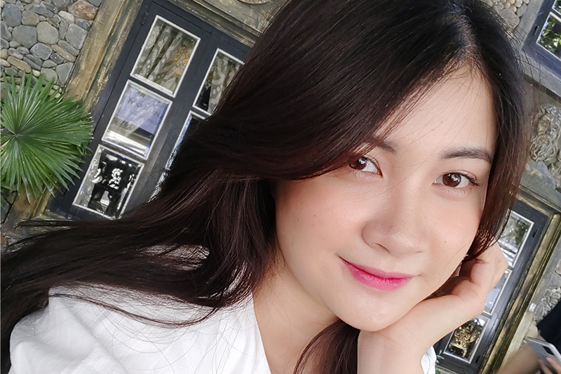 Vsmart Live 4 | Tự tin selfie với tính năng làm đẹp AI camera trước 13 MP