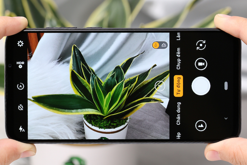 Điện thoại smartphone Vsmart Live | Giao diện camera